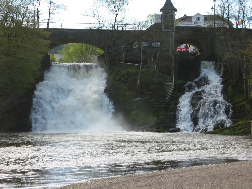 The waterfalls of coo