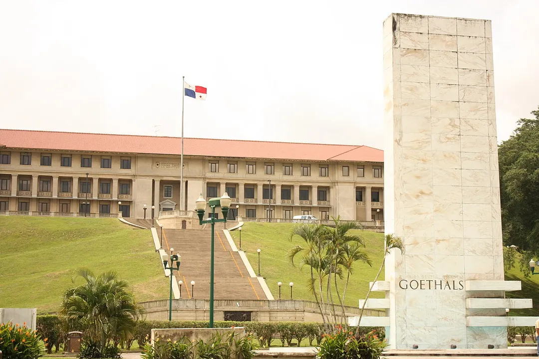 This is a picture of the panamanian cultural heritage monument with the ID