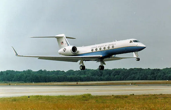 C-37A Gulfstream V  (89th Airlift Wing, Army Jet Det &amp; Naval Air Facility)