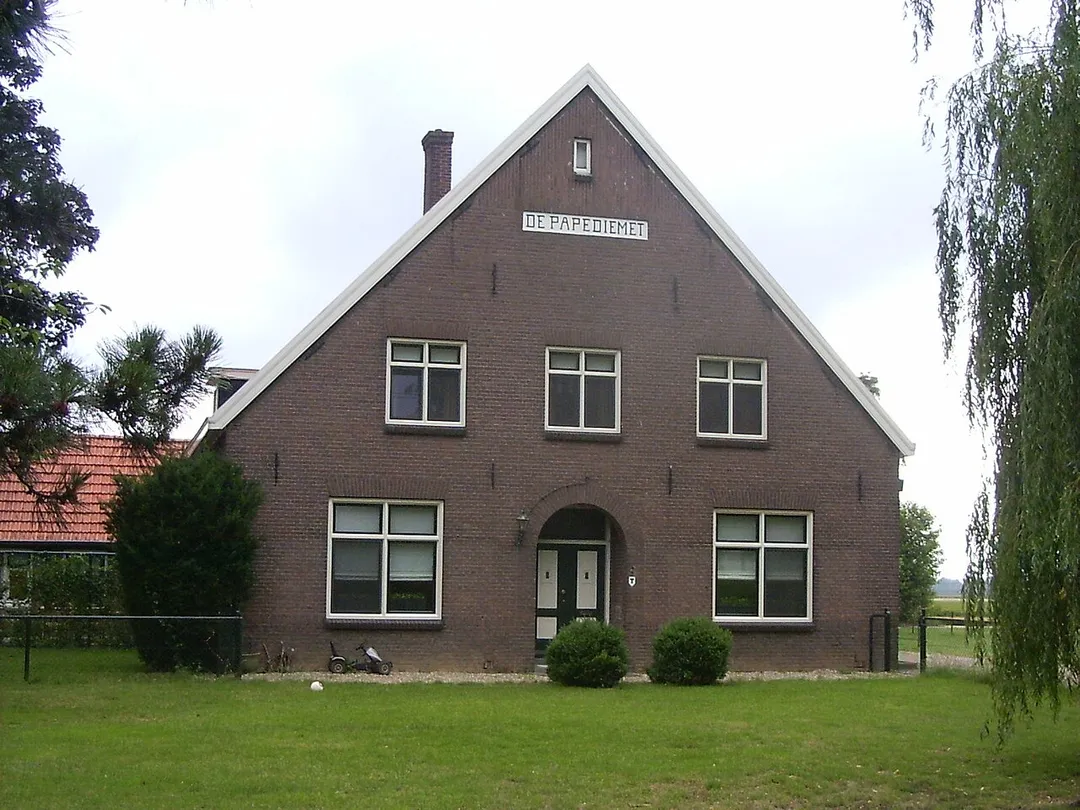This is an image of a municipal monument in Lingewaard with number