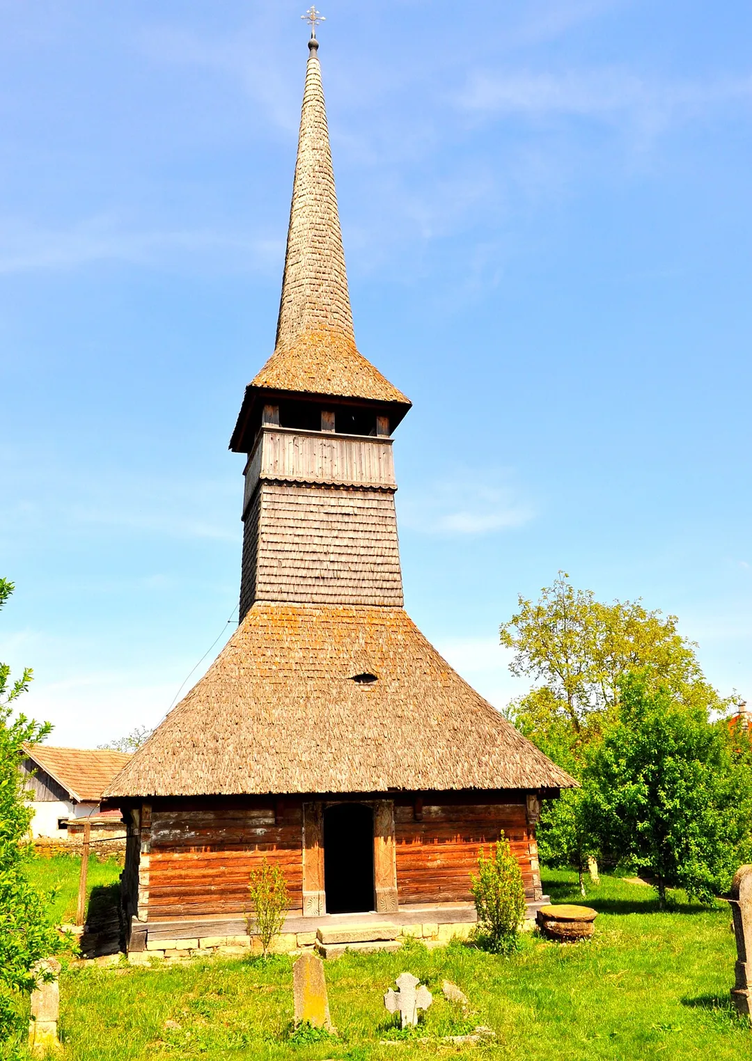 Biserica de lemn „Sf. Arhangheli Mihail și Gavriil”, sat Apahida; comuna Apahida	
Str. Crișan 14	1806