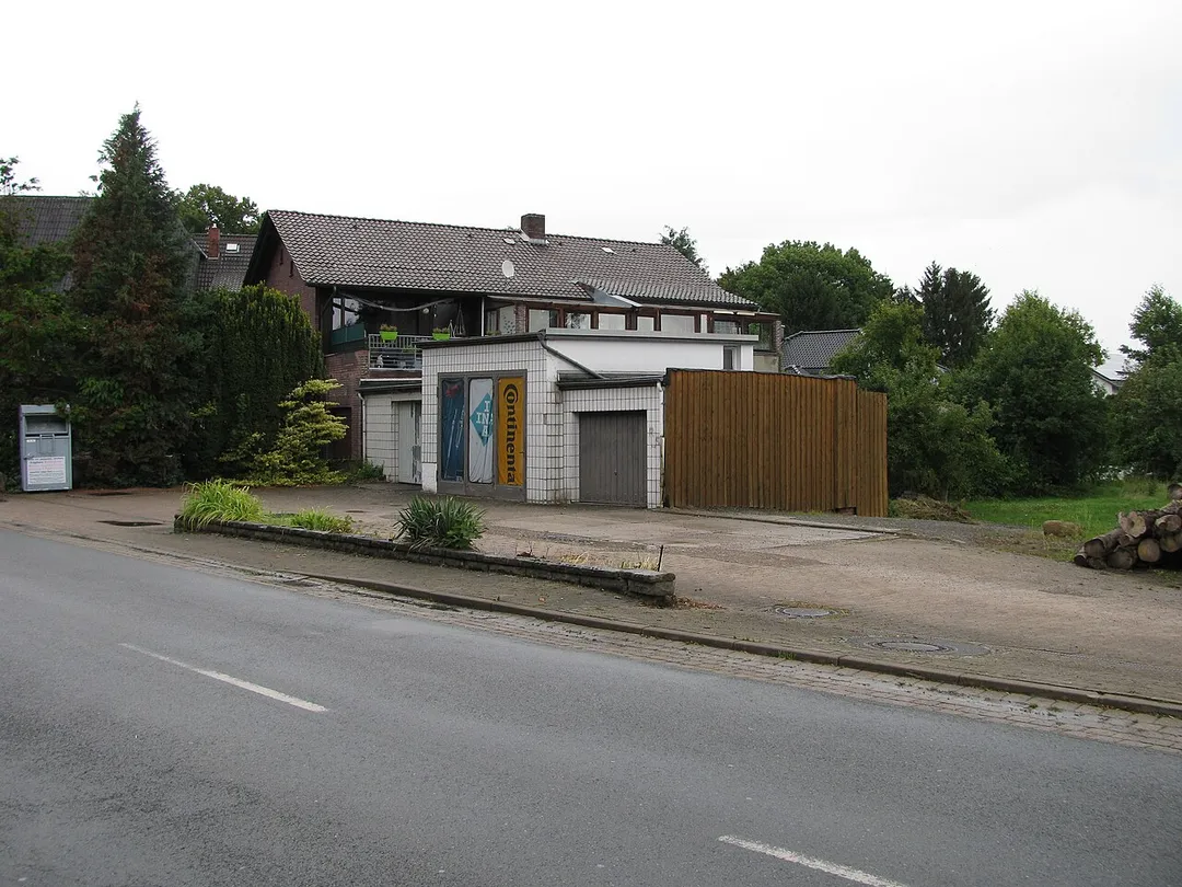 ehemalige Tankstelle an der Hauptstraße 4 in Apelern