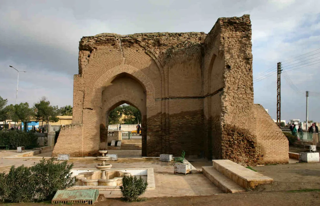 The Abbasid "Baghdad Gate" (8th. century) in Ar-Raqqah (Syria).
