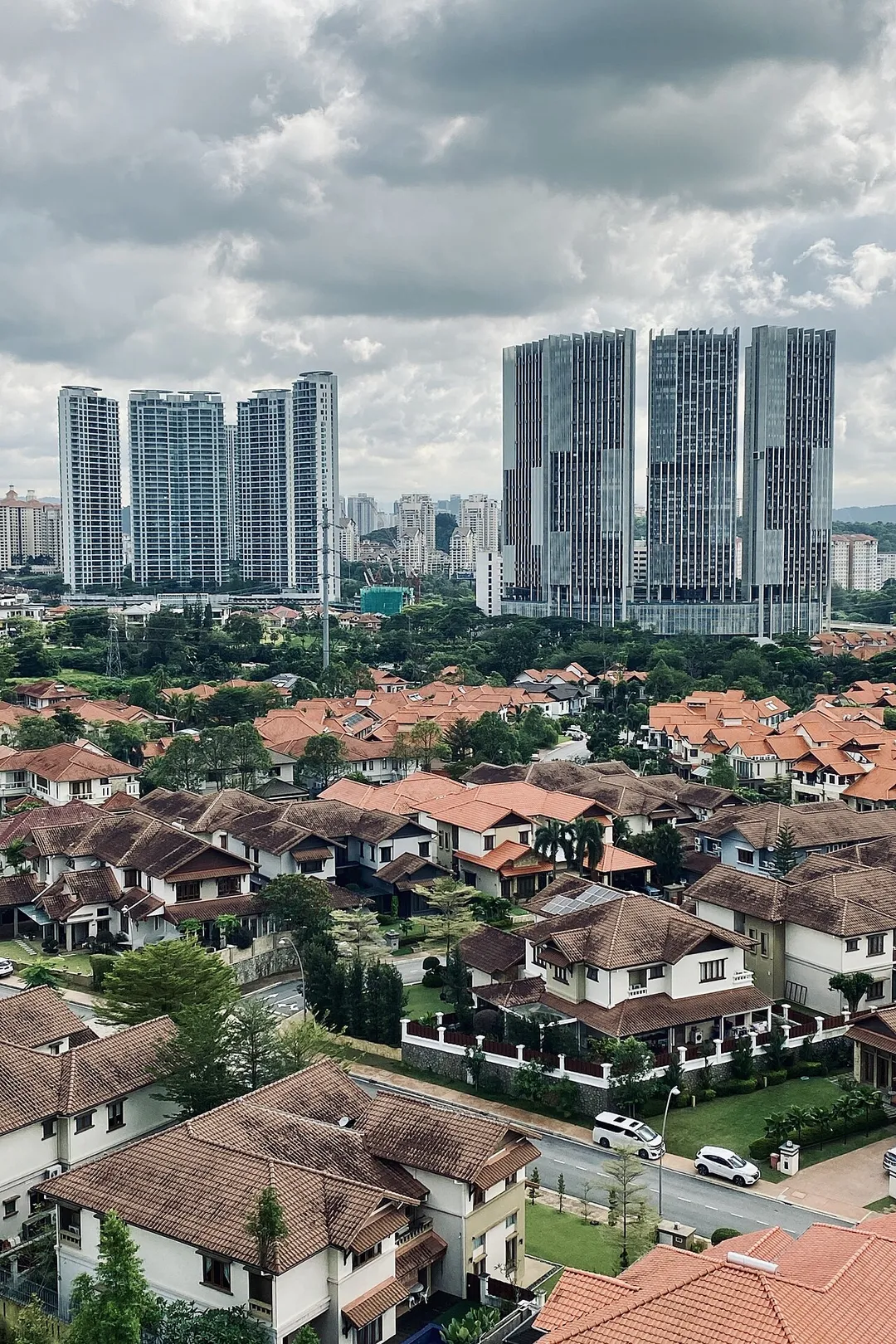 Damansara Idaman Gated Residential Area (foreground) in Ara Damansara, Petaling Jaya, Selangor, with the towers of Tropicana - Tropicana Grande (background left) and Lumi Tropicana in Tropicana (background right).
