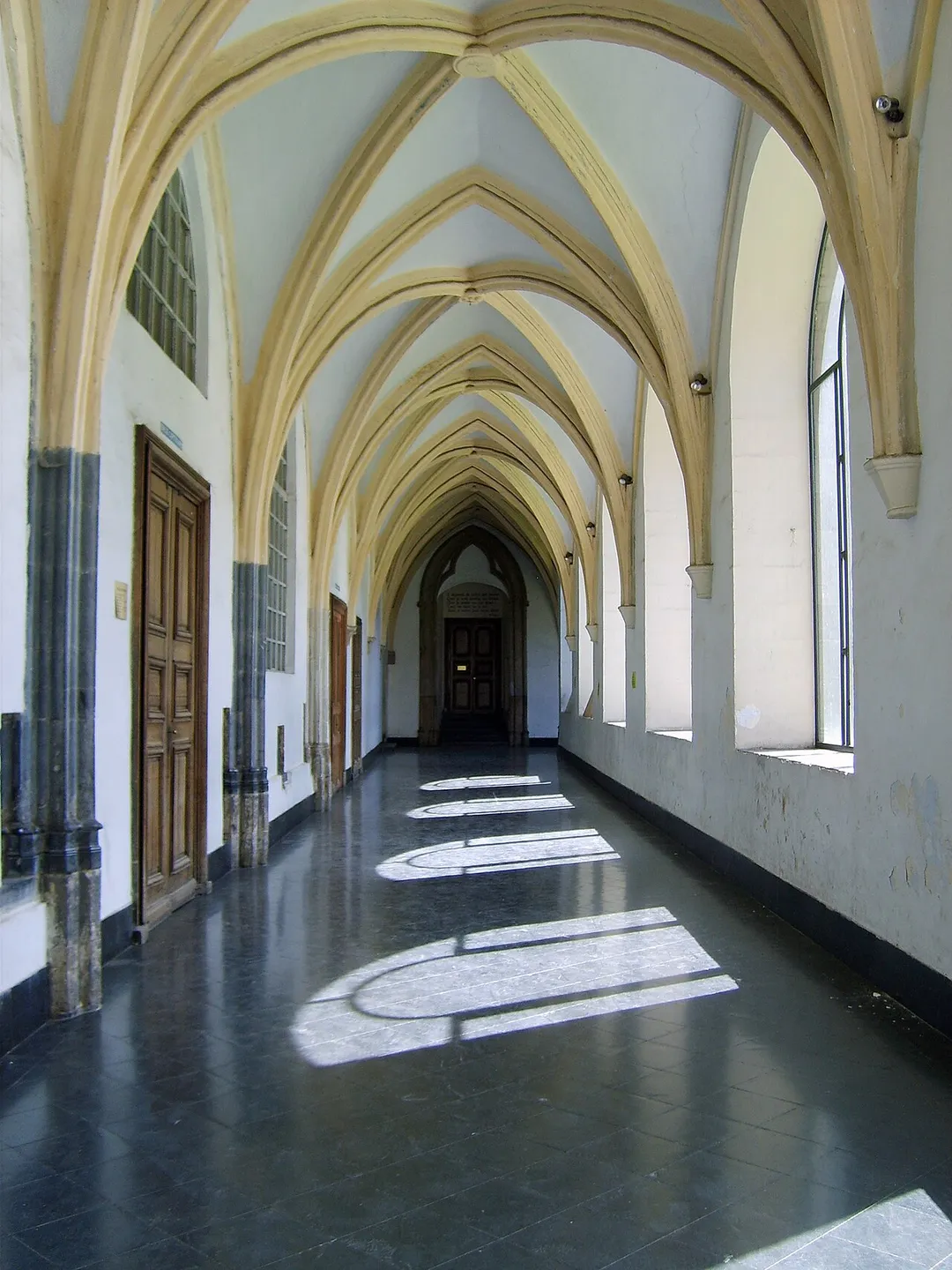 Bonne-Espérance Abbey, Vellereille-les-Brayeux  (Belgium), the gothic cloister (13th century)