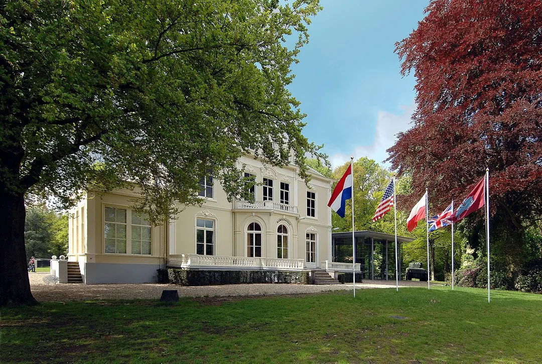 Front Airborne Museum 'Hartenstein'