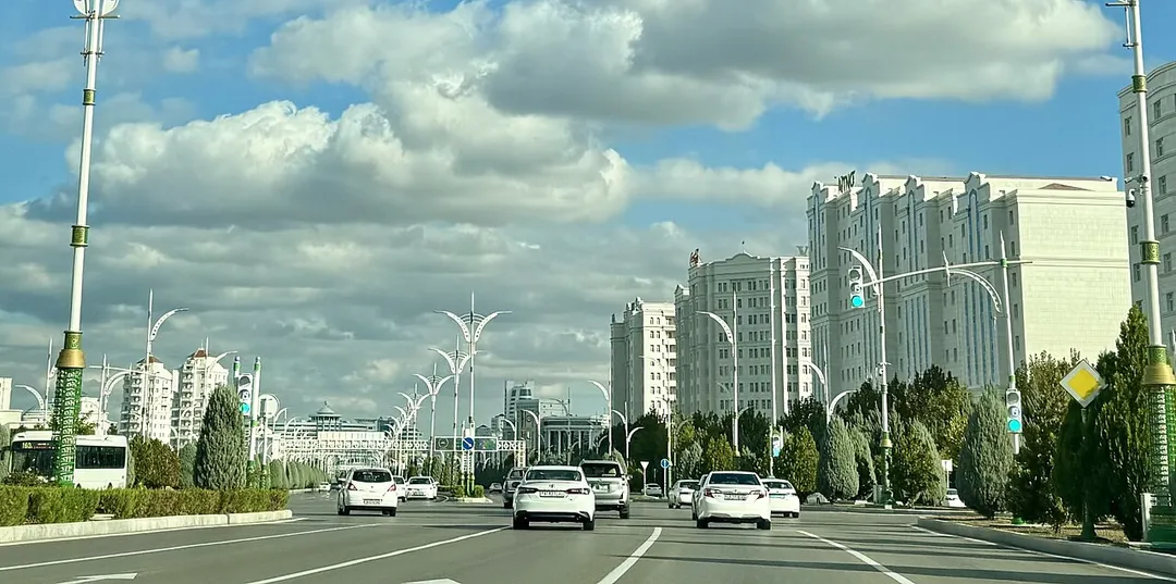 Ашхабад, проспект 10 Йыл Абаданчылык