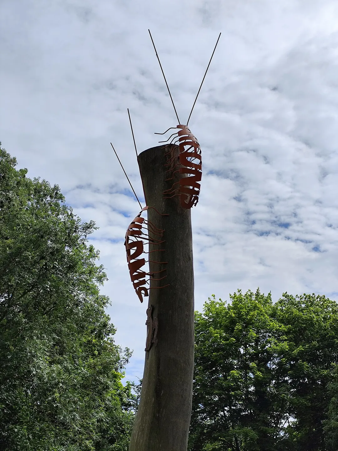 Skulptur aus der Reihe "Wildnis-Asseln" von Atelier LandArt in Hannover