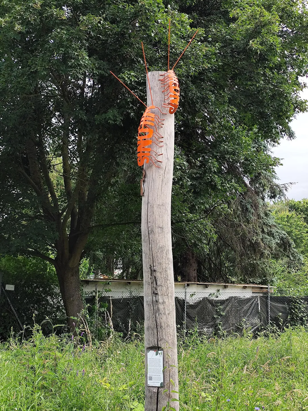 Skulptur aus der Reihe "Wildnis-Asseln" von Atelier LandArt in Hannover