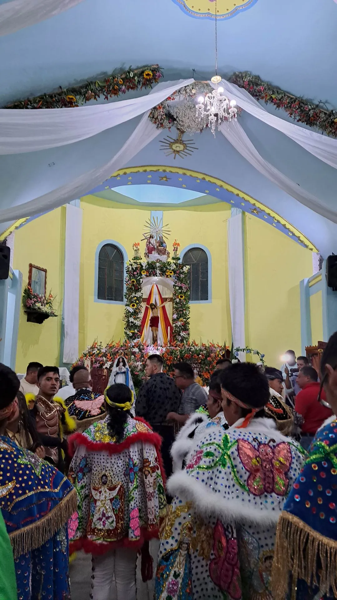Foto de la fiesta religiosa en honor a la santísima Trinidad