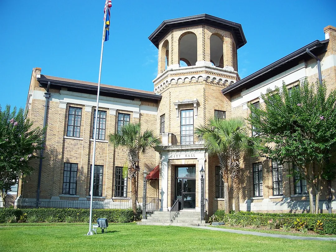 Auburndale: City hall






This is an image of a place or building that is listed on the National Register of Historic Places in the United States of America. Its reference number is 13000964 (Wikidata).