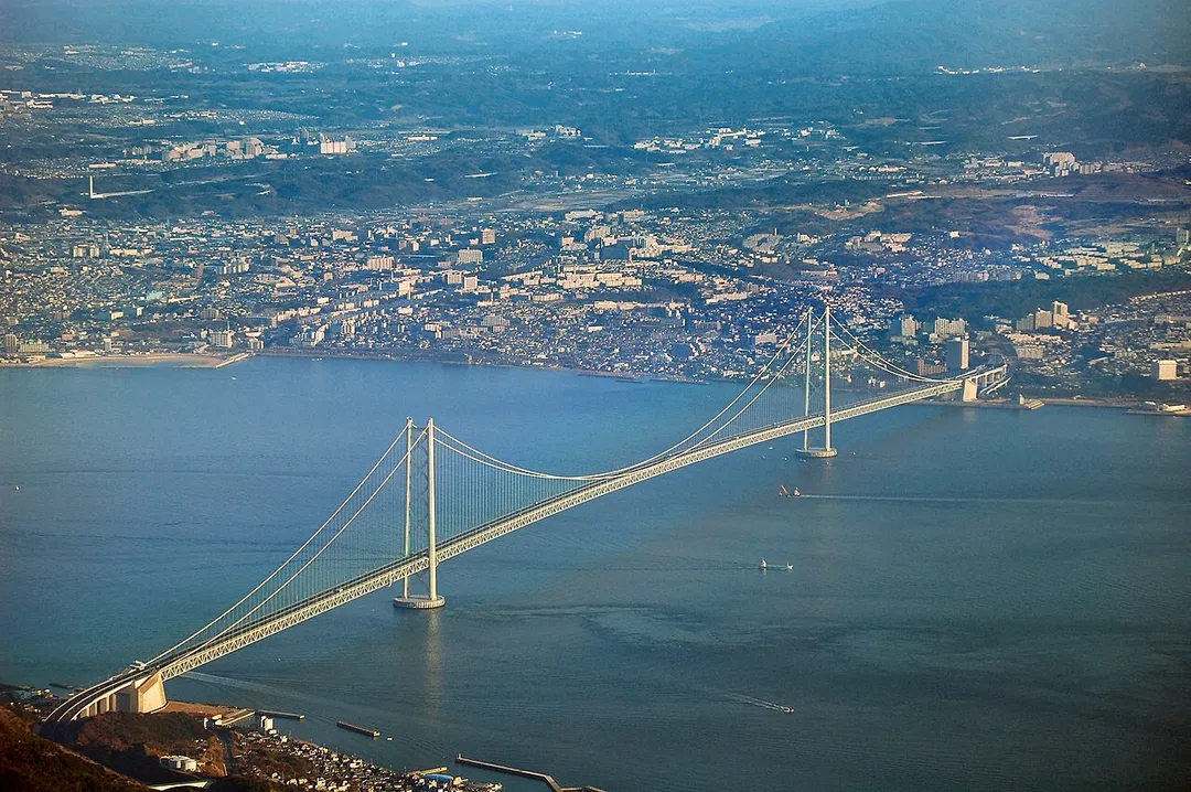 Picture of the Akashi Bridge in Kobe on December 2005 Picture taken by Kim Rötzel from an aircraft