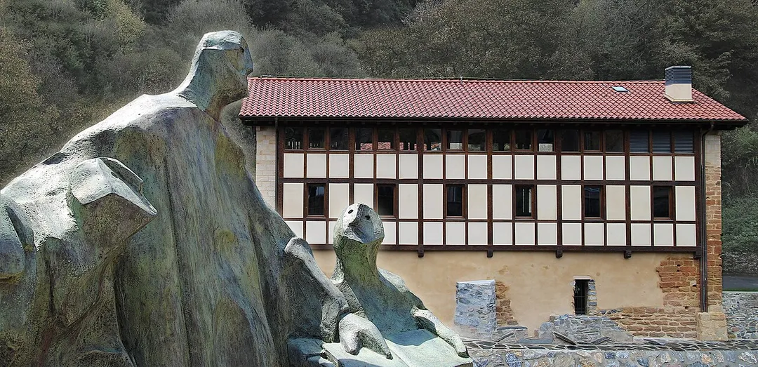 Hospital de la magdalena e imagen de Ignacio dando catequesis y cuidando de los pobres