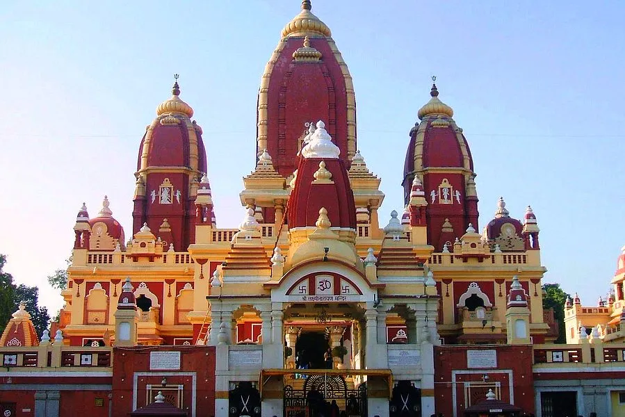 This is Birla Mandir or Lakshmi Narayana Temple in New Delhi. This snap was taken by self while visiting the temple.