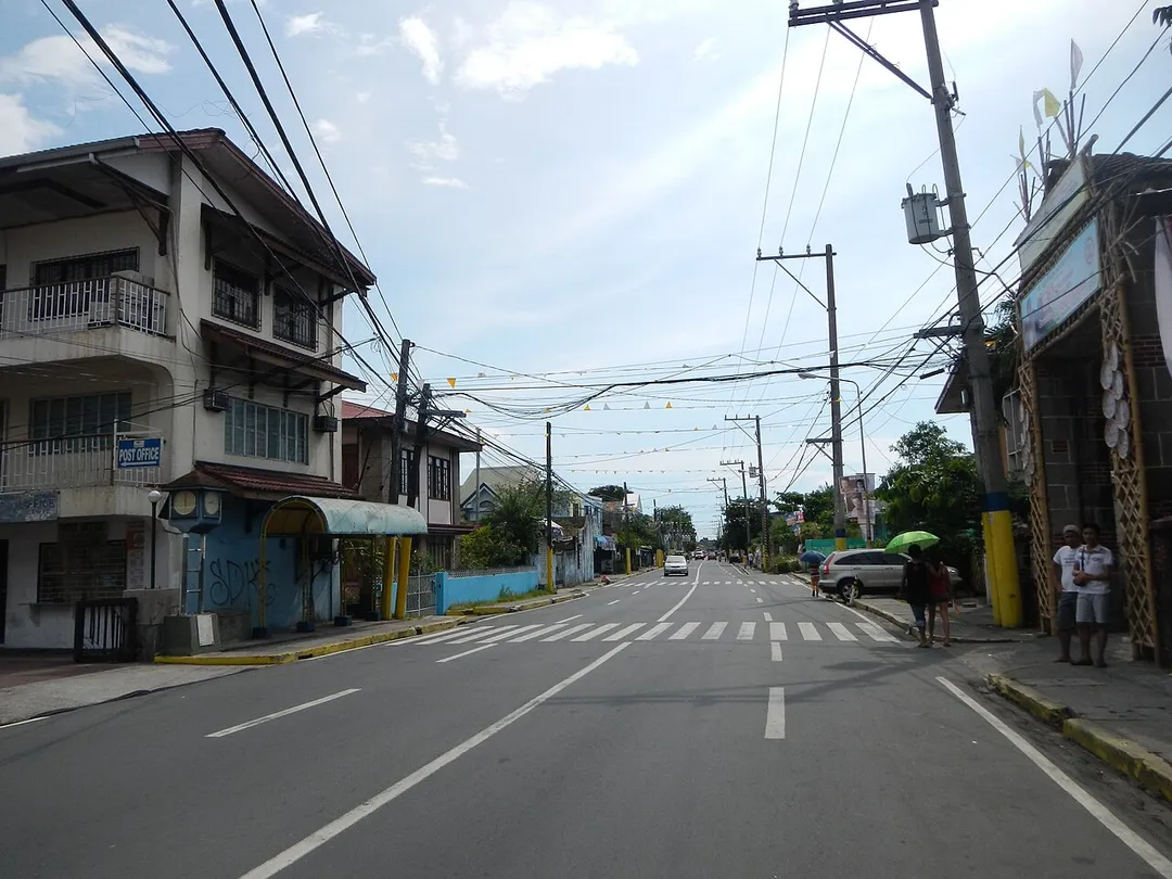 Bacoor[1] The City of Bacoor (Filipino: Lungsod ng Bacoor) is a first class urban component city in the province of Cavite[2] Philippines.Website Coordinates:   14°24'47"N   120°58'3"E [3] This place is situated in Cavite, Region 4, Philippines, its geographical coordinates are 14° 27' 28" North, 120° 56' 33" East and its original name (with diacritics) is Bacoor.[4] It is a lone congressional district of Cavite. A sub-urban area, the city is located approximately 15 kilometers southwest of Manila, on the southeastern shore of Manila Bay, at the northwest portion of the province with an area of 52.4 square kilometers. According to the 2010 census of population conducted by the National Statistics Office, Bacoor has a population of 520,216 making it the second most populous community in the province after Dasmariñas. Brgy. Sineguelasan, Bacoor, Cavite  [5] Coordinates:   14°27'34"N   120°55'46"E[6] Day Care Center and Library with playground at Brgy. Sineguelasan [7] St . Michael's Institute SM City Bacoor [8] Coordinates:   14°27'33"N   120°55'55"E - Brgy. Sineguelasan Hall[9] Sineguelasan, Bacoor, Cavite, Calabarzon (Region IV-A) is located in Philippines. Its zip code is 4102.[10]Oyster Farming in Bacoor [N.B.  From Bulacan at 11:00 a.m. I took photos of Bacoor, Cavite at 1:54 p.m., the Town Hall, Plaza, Halls of Justice, St. Michael the Archangel heritage Church and  the Oysters and Mussels of Bacoor in  Brgy. Sineguelasan  - finishing at 4:52 p.m.]