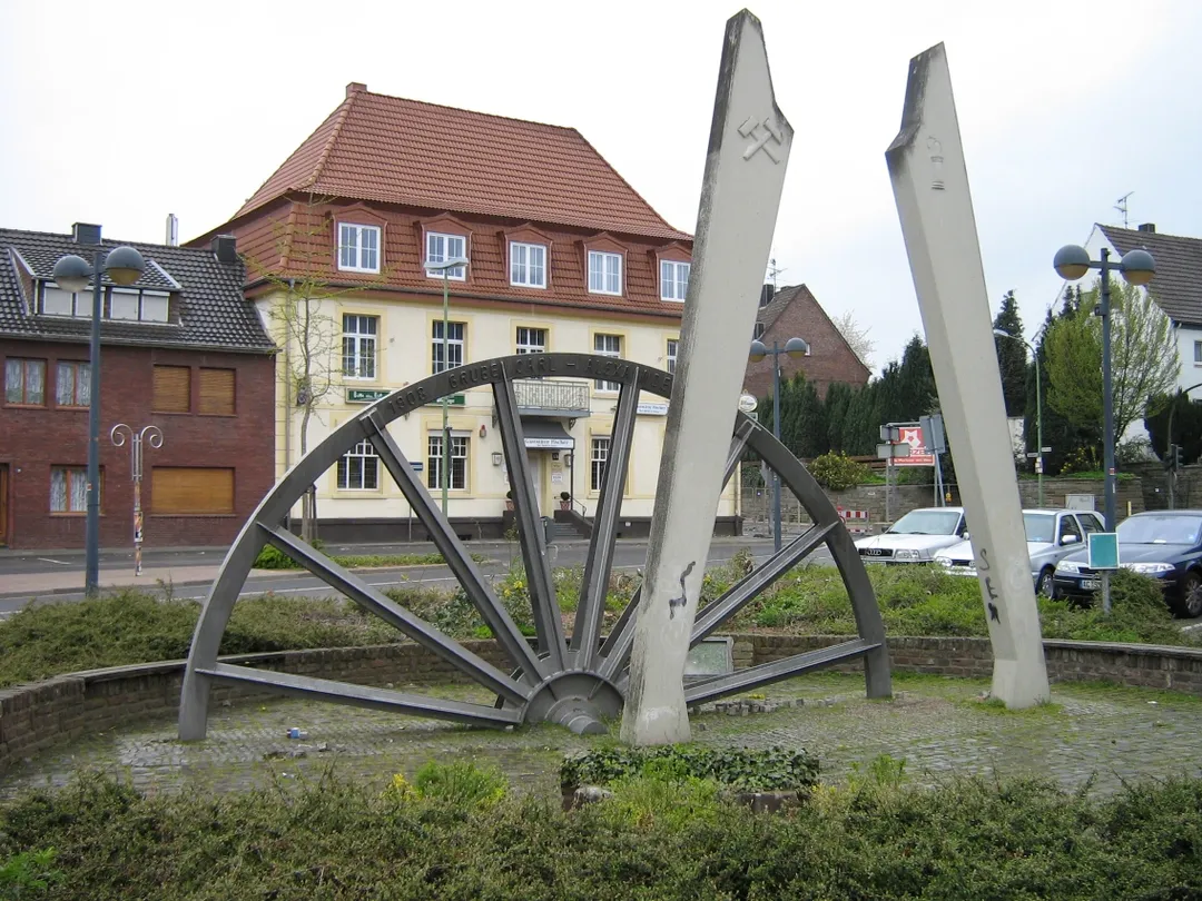Denkmal für die Kohlegrube Carl-Alexander in Baesweiler, am Reyplatz.