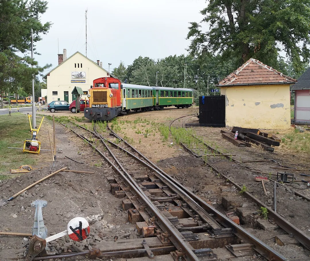 The Balatonfenyves narrow gauge railway runs from Balatonfenyves on the South shore of Lake Balaton to Somogyszentpál over a distance of 13 km. It is the last remaining MÁV-operated narrow-gauge railroad of Hungary as of 2017.