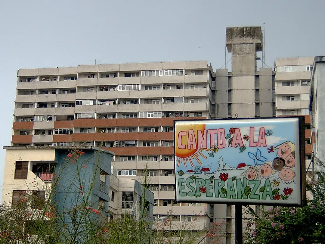 A residential building located in La Lisa, a municpality located west of Old Havana. The sign belongs to a nursery school.