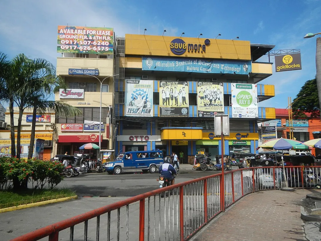 Poblacion, Baliuag, Bulacan, province  Business centre, town proper to Tibag, Baliuag, Bulacan ; (Note: Judge Florentino Floro, the owner, to repeat, Donor Florentino Floro of all these photos hereby donate gratuitously, freely and unconditionally all these photos to and for Wikimedia Commons, exclusively, for public use of the public domain, and again without any condition whatsoever).