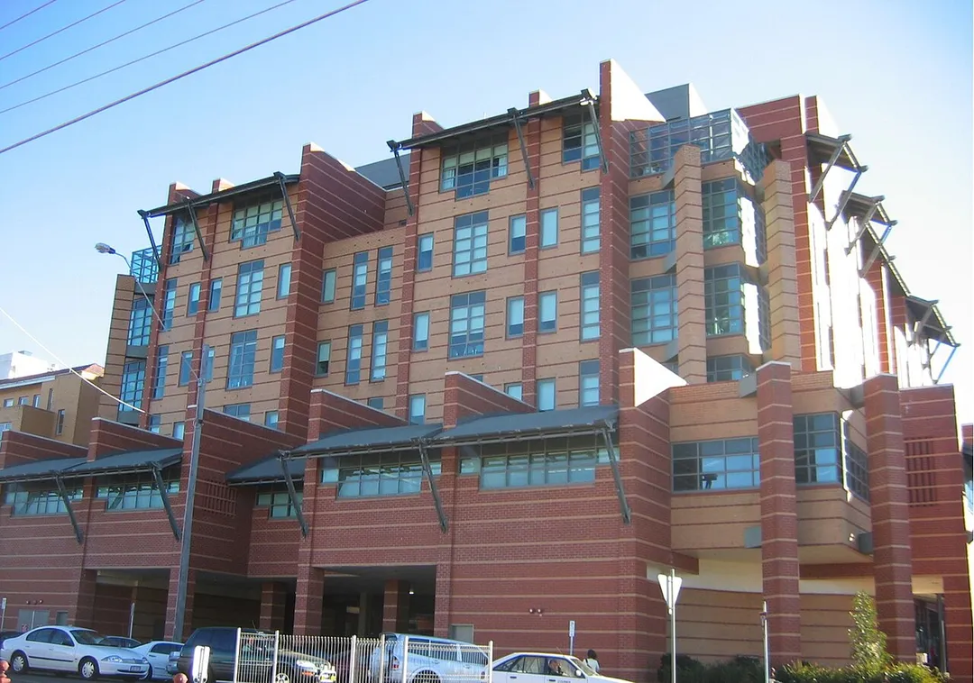 Ballarat Hospital, Ballarat Victoria
Taken By Andrew Amos (Skyscraper297) 14 May 2005