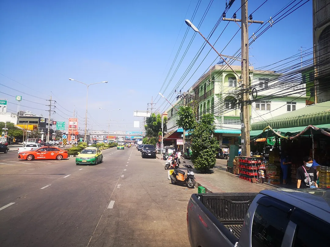 ถนนบางขุนเทียนชายทะเล ช่วงตลาดบางบอน
