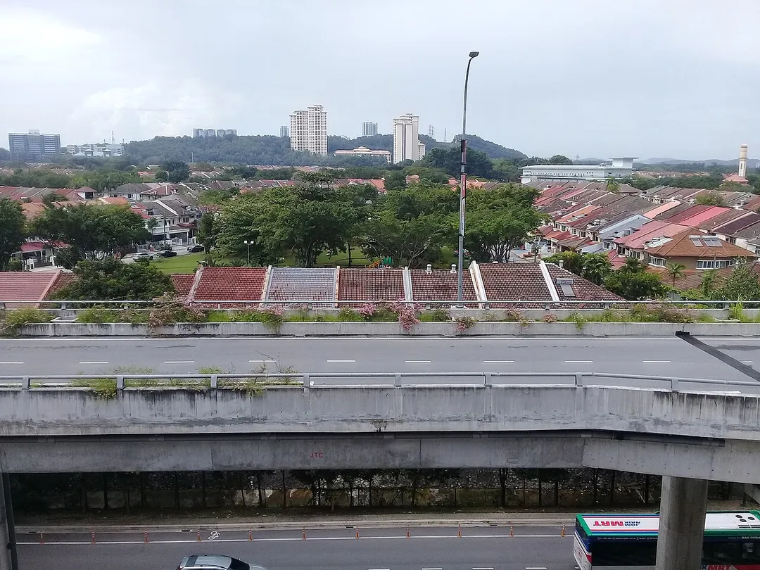 Permandangan Bandar Utama dari One Utama.