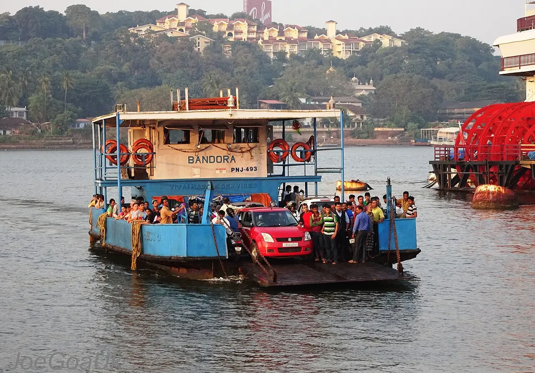 Panaji ferry  BANDORA
Onboard this ferry there are 3 cars, 1 Rickshaw, 23 motor bikes, 2 cycles and 45 Pax excluding riders