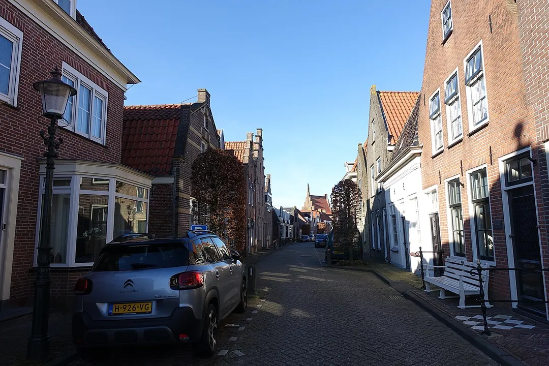 Overzicht van het begin (lagere nummers) van de straat Bangert in Medemblik.
