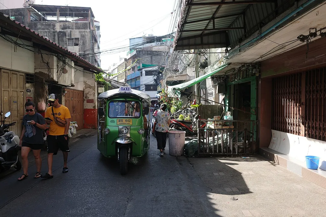 Street scene in Talad Noi, Bangkok, Thailand