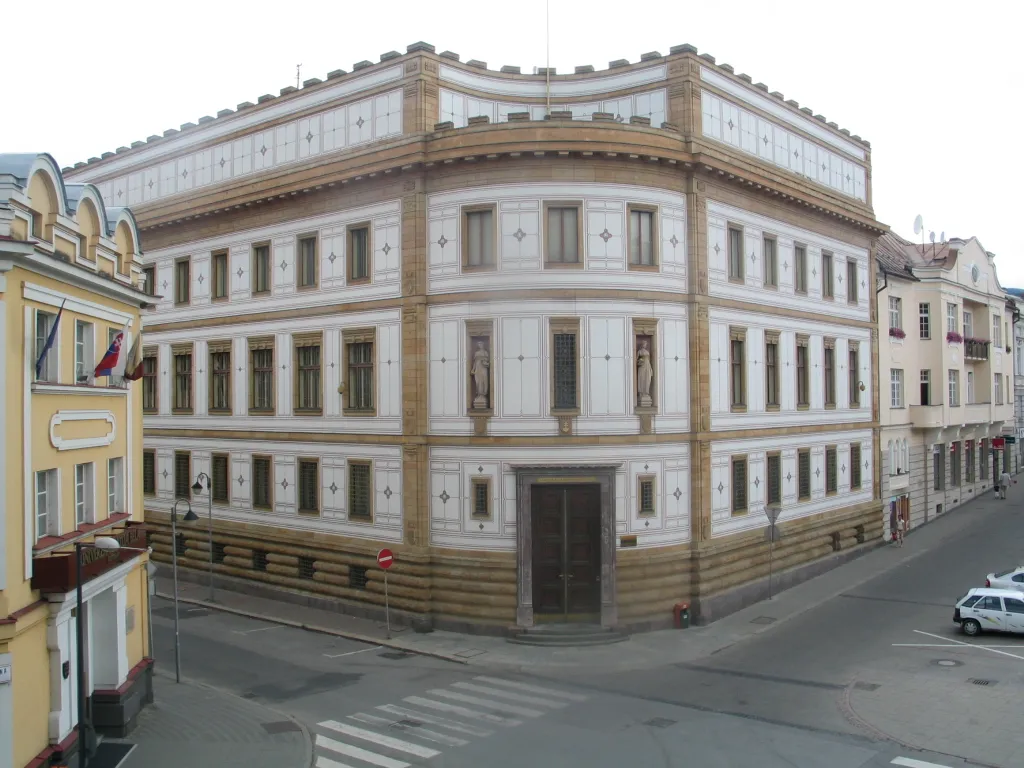 crossing of Kuzmanyho and Narodna streets