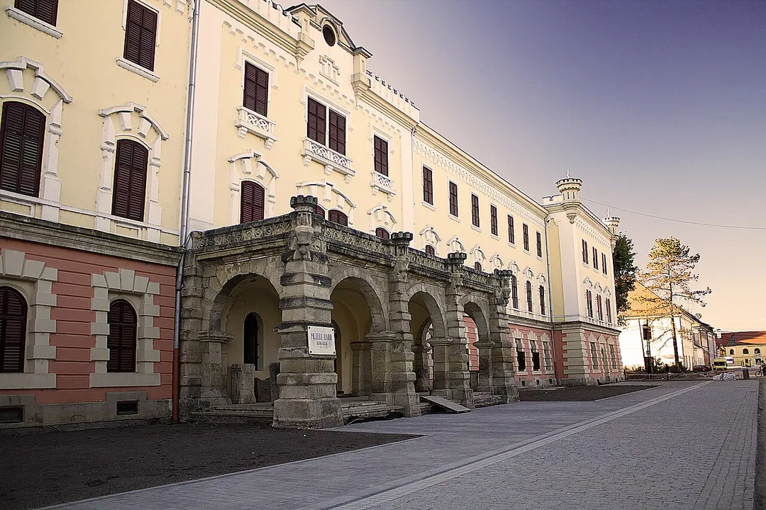 Muzeul Unirii, intrare față, Alba Iulia, România