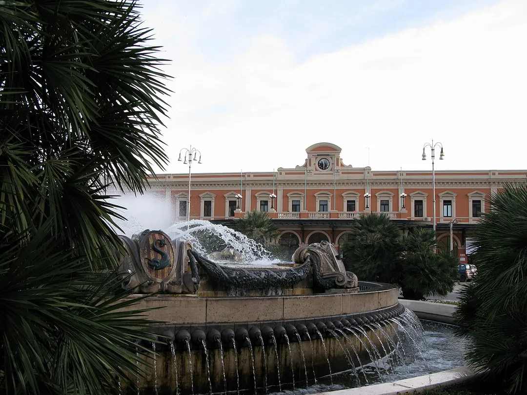 Bari Central Station, Piazza Aldo Moro,
Bari, Puglia, Italy