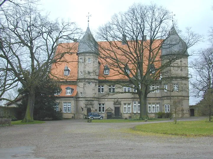 Schloss in Barntrup (Weserrenaissance)

This is a photograph of an architectural monument.It is on the list of cultural monuments of Barntrup, no. 2.