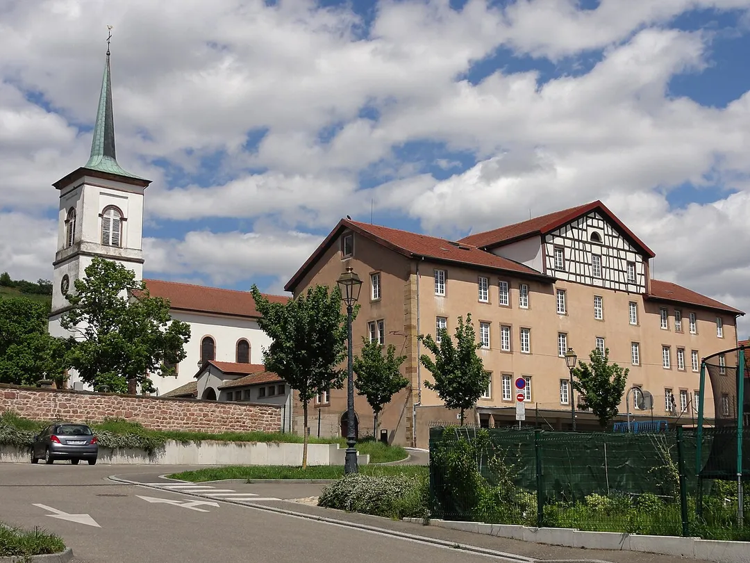 Alsace, Bas-Rhin, Barr, École de la Vallée, ancienne caserne (XIXe). 



 
This building is indexed in the base Mérimée, a database of architectural heritage maintained by the French Ministry of Culture, under the reference IA00115075 .


brezhoneg ∙ català ∙ Deutsch ∙ English ∙ español ∙ Esperanto ∙ euskara ∙ français ∙ italiano ∙ magyar ∙ Nederlands ∙ português do Brasil ∙ português ∙ română ∙ sicilianu ∙ slovenščina ∙ suomi ∙ svenska ∙ Ελληνικά ∙ беларуская (тарашкевіца) ∙ кыргызча ∙ македонски ∙ русский ∙ українська ∙ ไทย ∙ বাংলা ∙ 中文 ∙ +/−