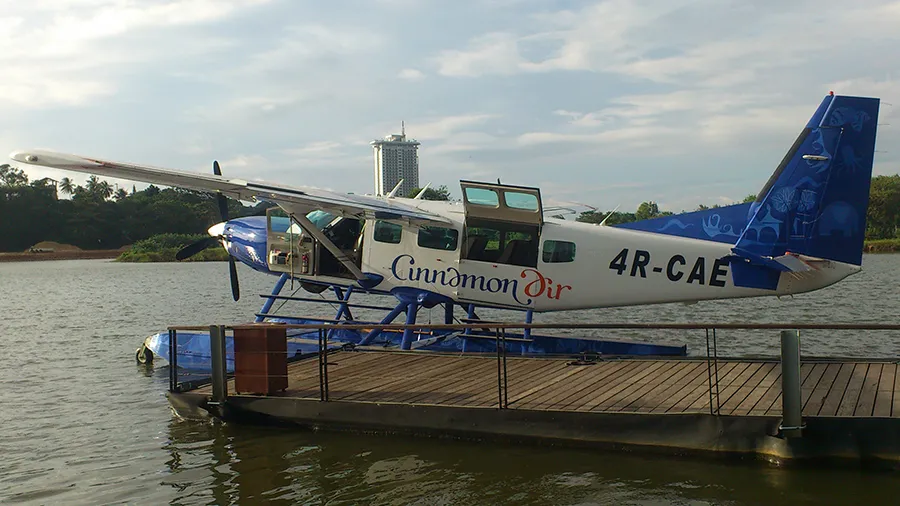 Cessna 208 aircraft of Cinnamon Air on Diyawanna Oya