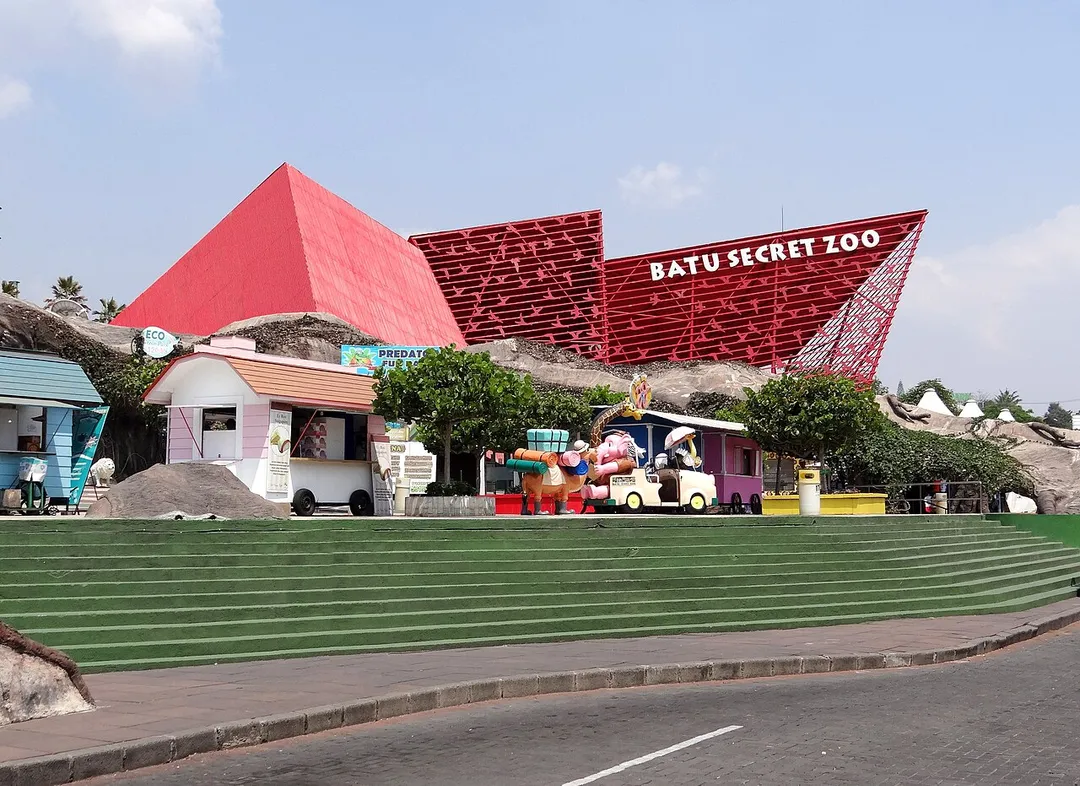 The entrance pavilion of Batu Secret Zoo.