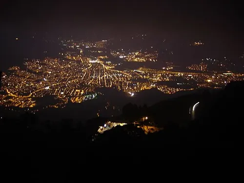 Bello en la nocheBello es bello de noche