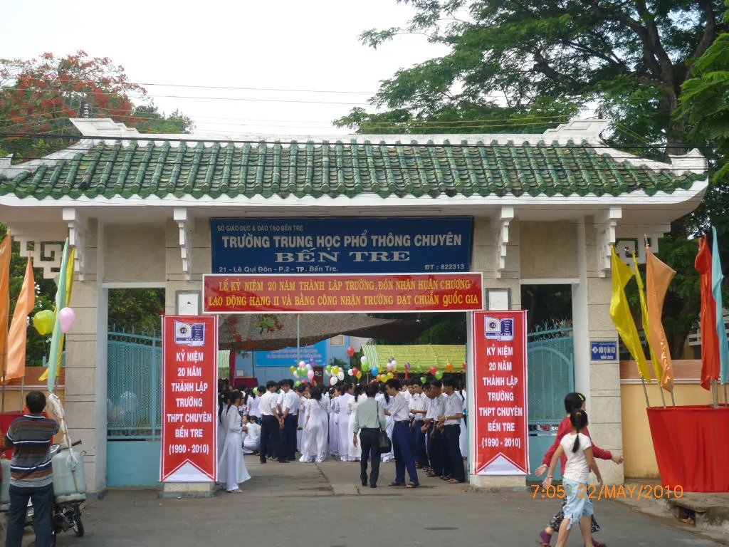 Trường THPT Chuyên Bến Tre Kỷ niệm 20 năm thành lập