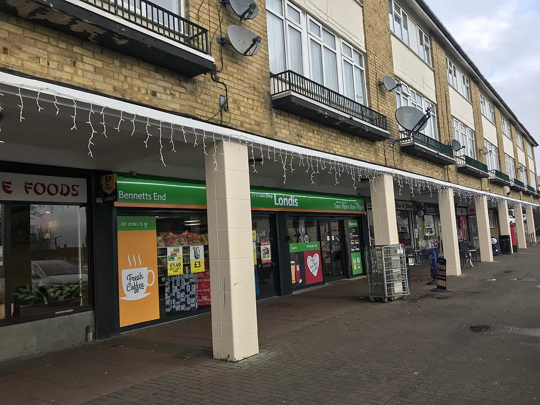Bennetts End shops, Bennetts End