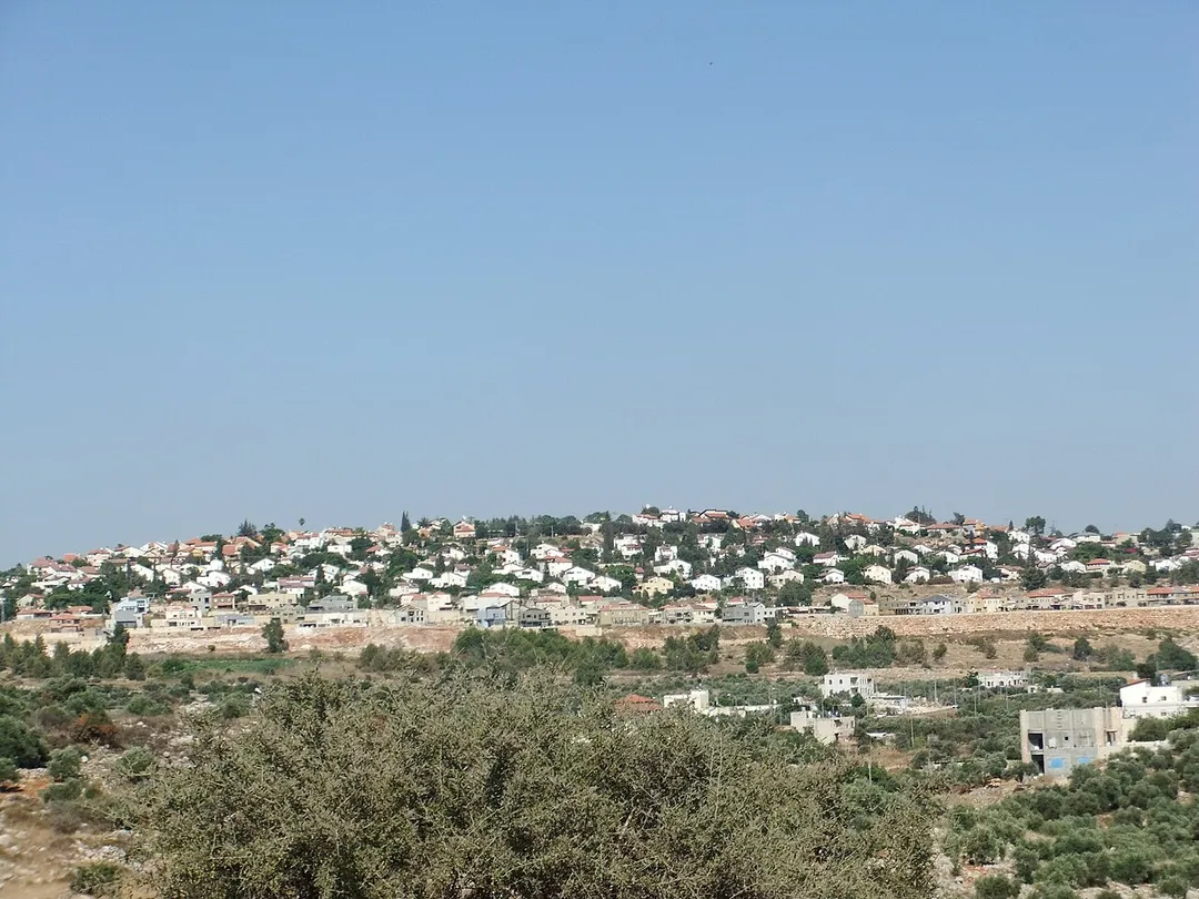 Beit Aryeh from the west