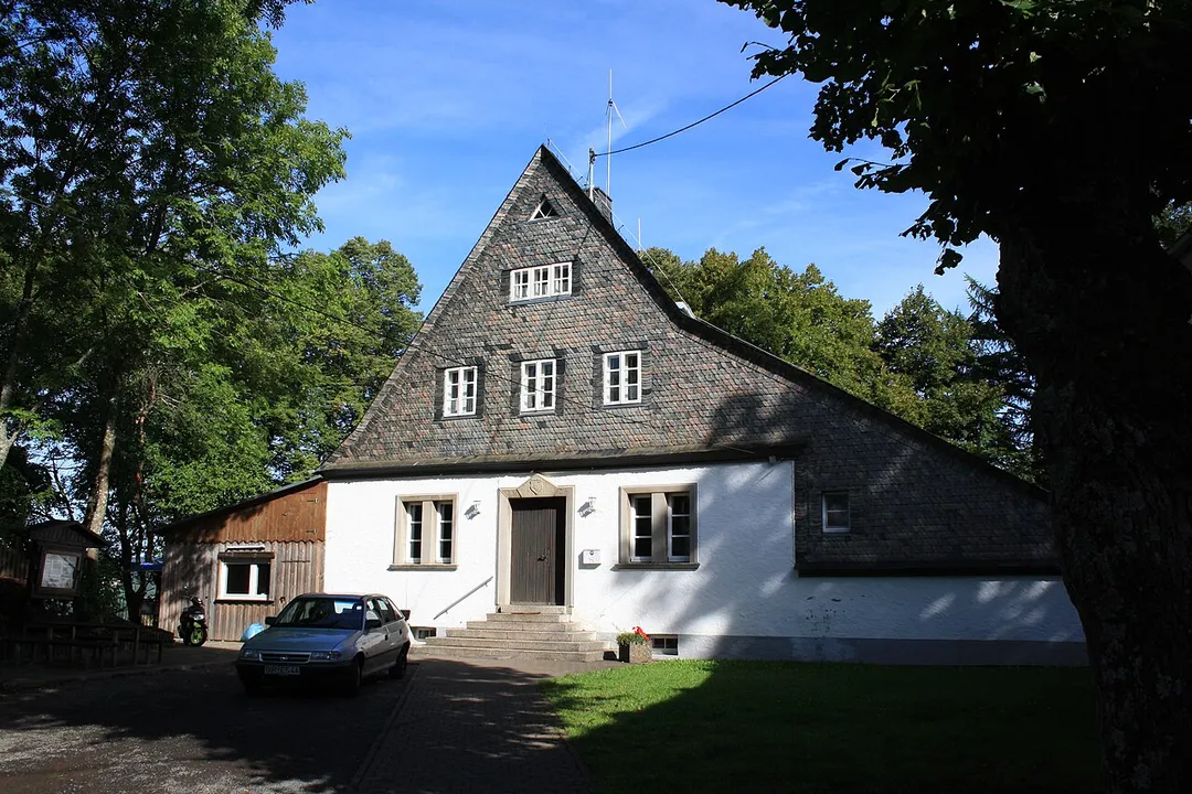 Ehemalige Jugendherberge in Birkenfeld (Nahe). Auf dem Gelände der Burg errichtet über den Grundmauern des früheren Pfarrhauses.