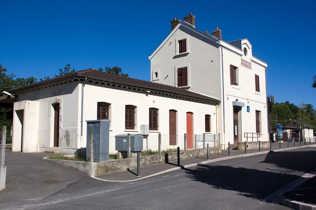 Gare de Bois-le-Roi,  Bois-le-Roi, Seine-et-Marne, France