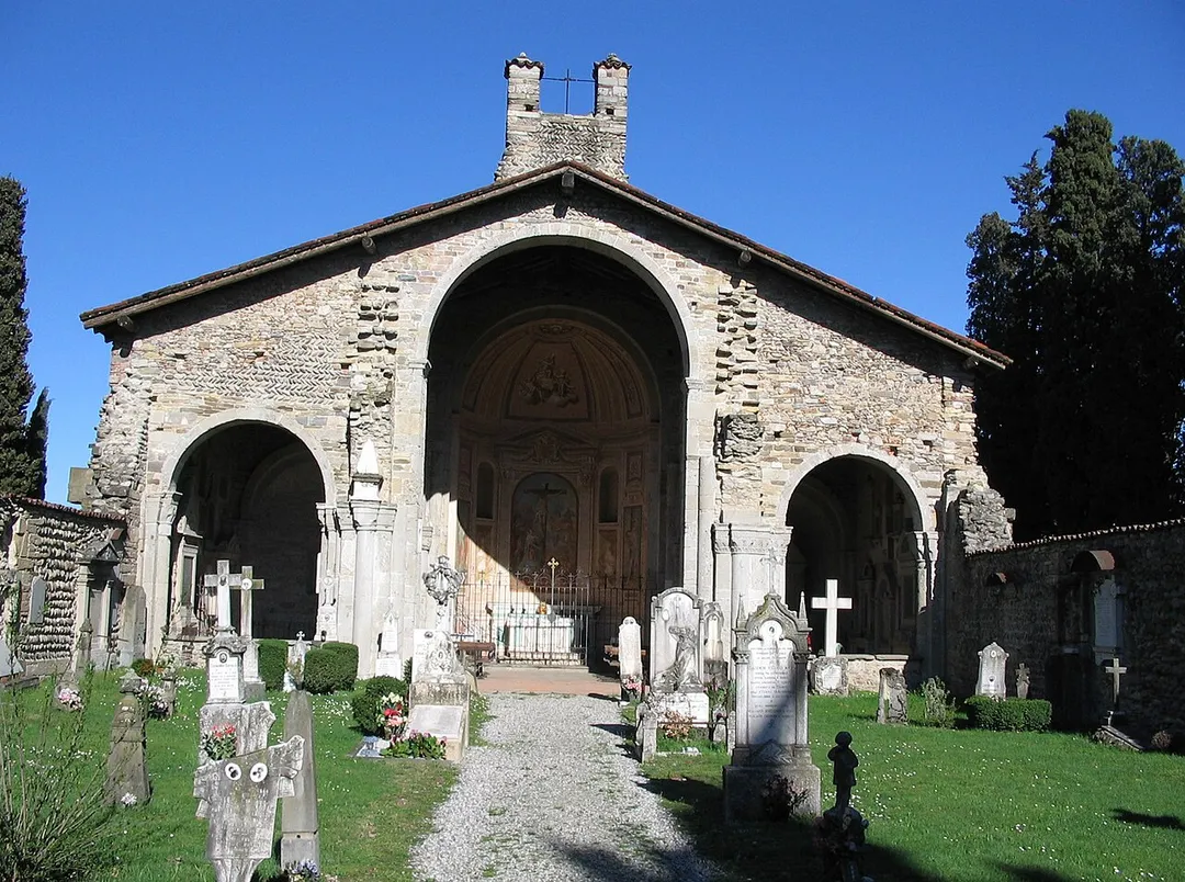 Basilica di Santa Giulia, abside superstite, nel comune di Bonate Sotto.