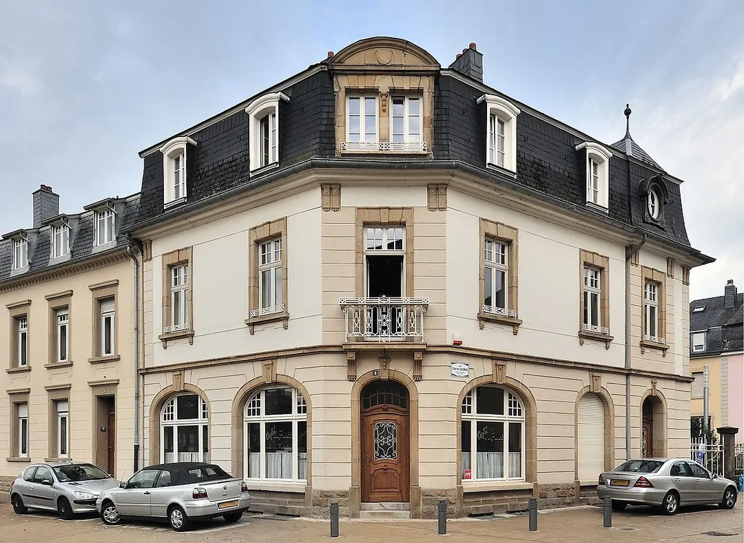 Luxembourg City, quarter of Bonnevoie: building at 8 place du parc. The building is listed as Cultural heritage Monument (Inventaire supplémentaire) since February 5 2007.