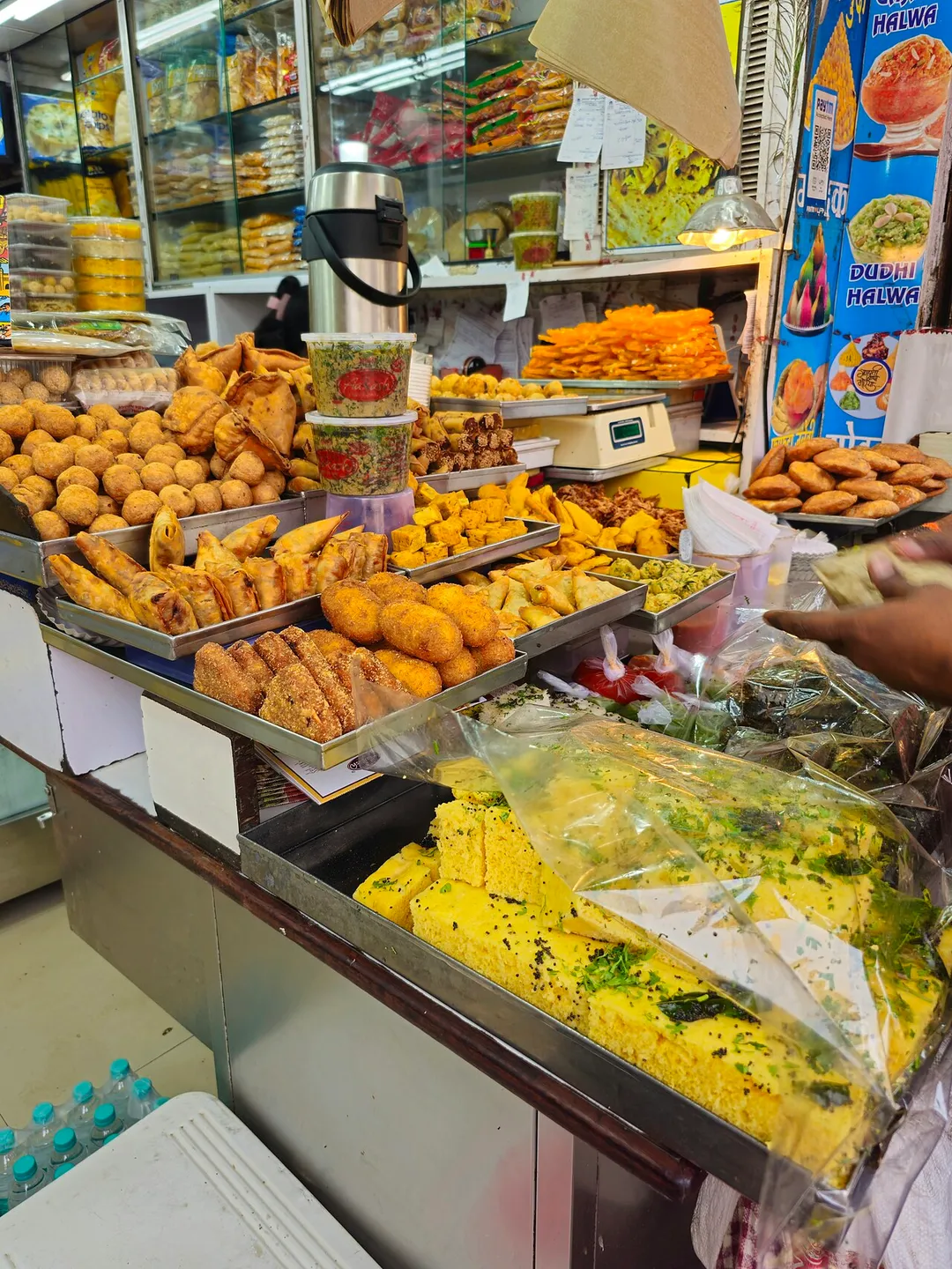 A snack shop in Mumbai