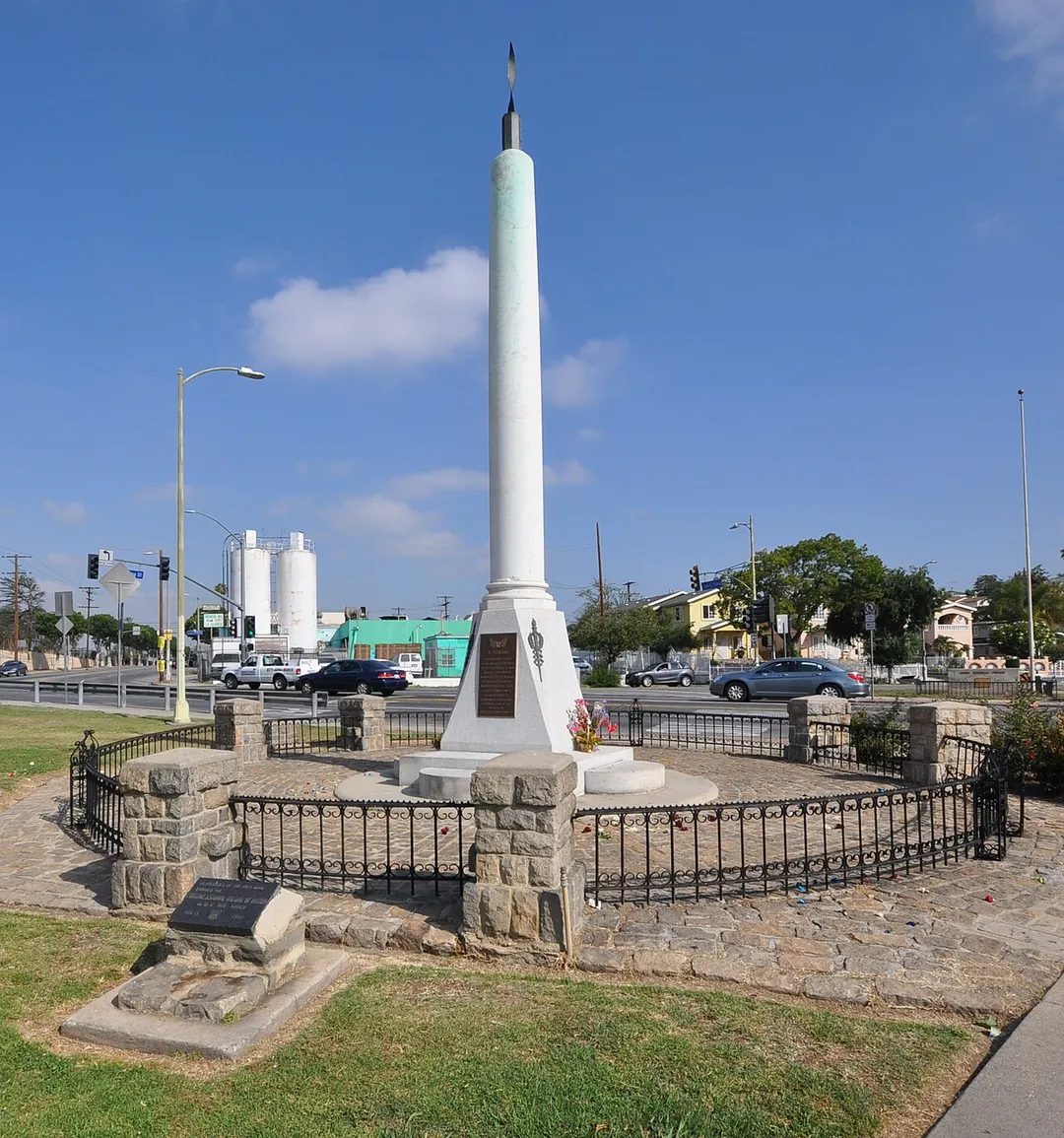 Cinco Puntos Memorial