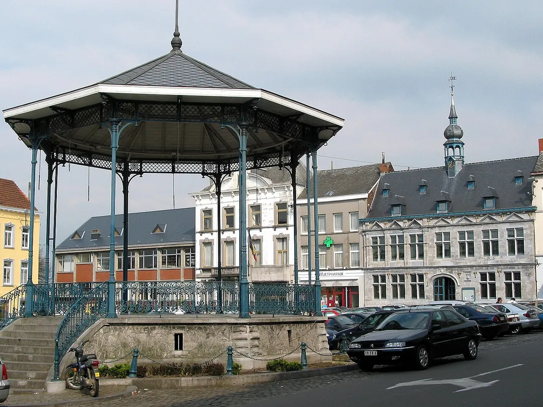 Braine-le-Comte (Belgium),  the bandstand and the town hall.