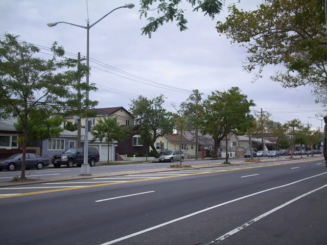 Cross Bay Boulevard in Broad Channel, Queens NY.
This shot appears to have been taken from Cross Bay Blvd, facing SE towards the intersection of Cross Bay Blvd and 12th Rd.
Category:Images of Queens

Summary
Cross Bay Boulevard in Broad Channel, Queens NY.

This shot appears to have been taken from Cross Bay Blvd, facing SE towards the intersection of Cross Bay Blvd and 12th Rd.