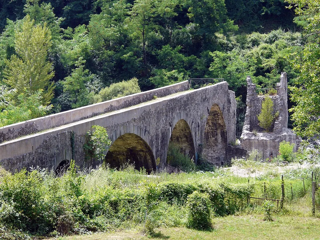 I resti dell'antico ponte romano, Brugnato, Liguria, Italia