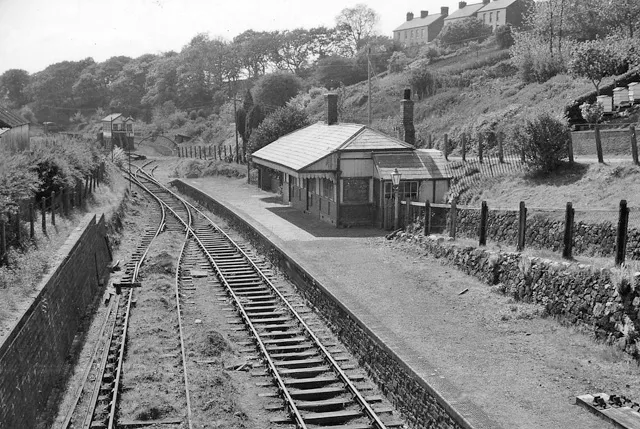 Brynamman West Station.
View westward, towards Pantyfynnon; terminus of ex-Great Western branch from Pantyfynnon, closed to passengers 18/8/58, to goods (from Garnant 28/9/64).

The station seems to have been still in good order in 1962.
